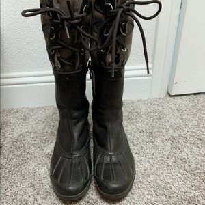 Ugg women belcloud boots size 9